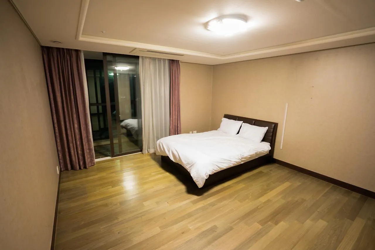 Paledecz Haeundae View Hotel Busan Apartment